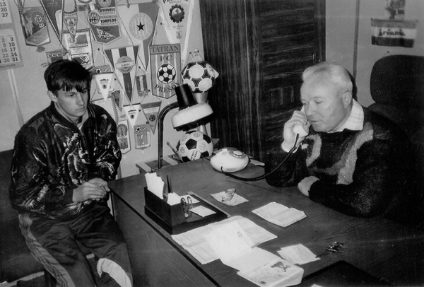 «Асмарал» мог стать «Краснодаром», будь Хусам дипломатичнее». Разговор с режиссером фильма о самом удивительном клубе 90-х