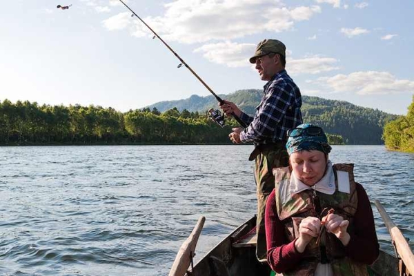 Последним жителям новосибирской деревни Тихоновка запретили рыбачить