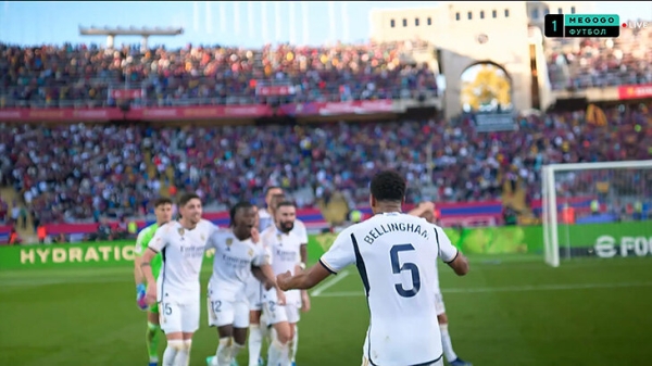 Винисиус издевался над фанатами «Барсы» – в ответ на оскорбления. Анчелотти пришлось уводить его за руку