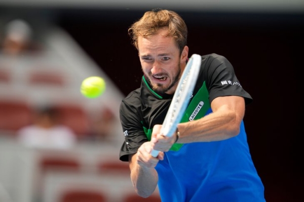 Медведев в полуфинале Пекина, но недоволен мячами. Что с ними не так?