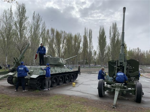 Активисты "Единой России" провели  субботник в парке Победы