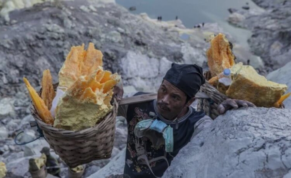 5 самых тяжелых работ, на которых люди гробят здоровье за копейки - Hi-News.ru