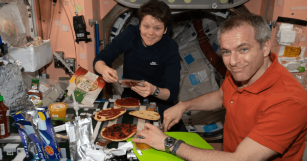 Почему вся еда в космосе имеет неприятный вкус — теперь есть ответ - Hi-News.ru