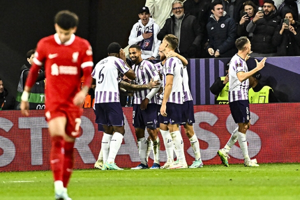 Кокорин забил «Бетису», Лунев не пропустил от «Байера», осечки «Ливерпуля» и «Ромы». Дайджест ЛЕ и ЛК