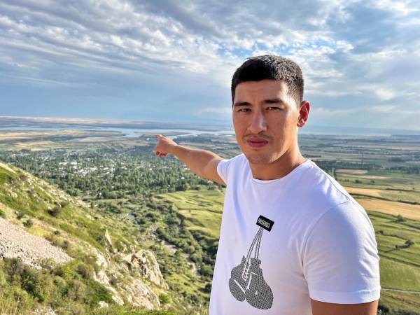 Лучший российский боксер родился в молдавско-корейской семье и рос в Киргизии. Учил корейский и считает себя плодом СССР