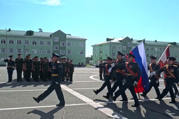 Военным парадом отметили День семьи ракетчики под Новосибирском