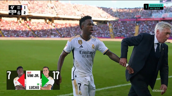 Винисиус издевался над фанатами «Барсы» – в ответ на оскорбления. Анчелотти пришлось уводить его за руку