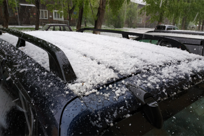 Град после аномальной жары выпал в Новосибирской области