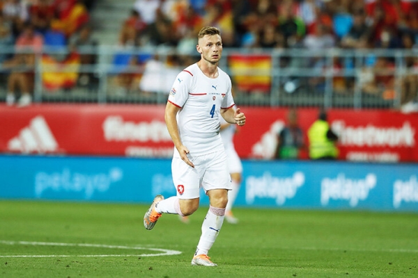 Скандал в Чехии перед матчем года: трех игроков отчислили за алкоголь в ночном клубе. Не пожалели даже защитника «Вест Хэма»