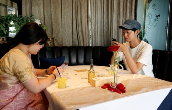 Люди платят этому японцу большие деньги за то, чтобы он ничего не делал - Hi-News.ru