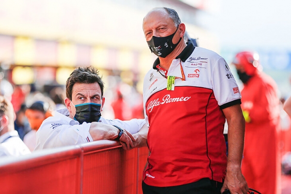 Новый шеф «Феррари»: лучший друг босса «Мерседеса», спаситель середняка «Ф-1» после краха, помощник Леклера