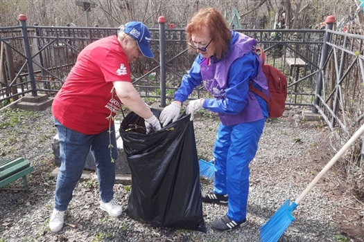 Более 3,5 тысяч активистов "Единой России", МГЕР и "Волонтеров Победы" провели субботники по благоустройству памятников Великой Отечественной войне