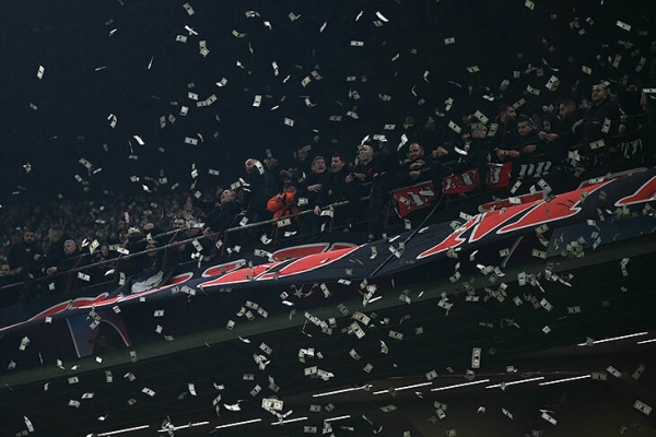 В группе смерти швыряли деньги: золотые слитки в Дортмунде, в Милане &ndash; &laquo;Долларуммы&raquo;