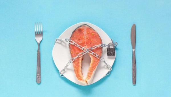 Может ли человек умереть в море с рыбами, если у него аллергия на морепродукты? - Hi-News.ru