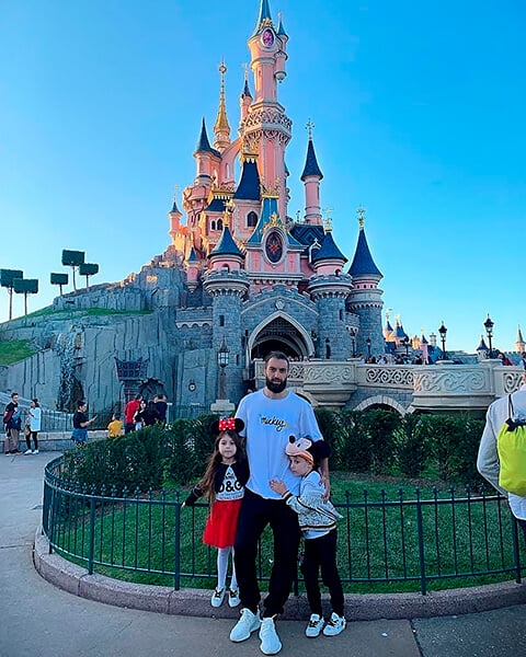 Интервью с Шарифом Мухаммадом, который играл за «Анжи» и рассказал об откатах в молодежке. Сейчас он капитан сборной Афганистана и чемпион Мальдив