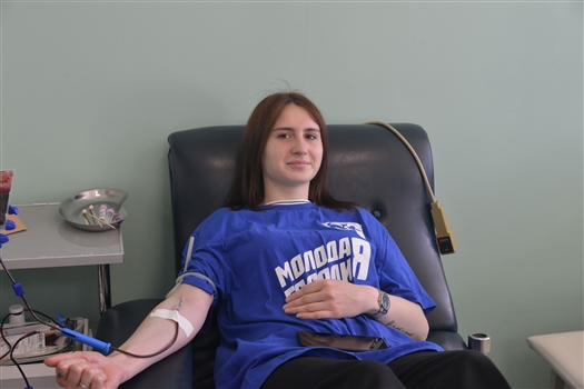 Во Всемирный день донора волонтёры "Единой России" пополнили областной банк крови