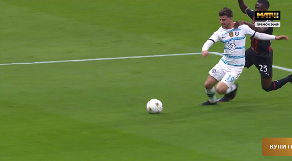 Удивлены красной и пенальти в ворота «Милана»? Хм, все по правилам