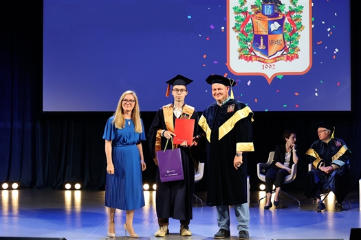 НОВИКОМ поздравил выпускников факультета экономических наук НИУ ВШЭ