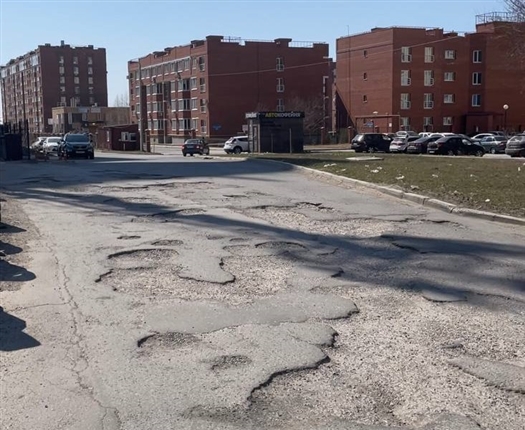 Жители новостроек в Тольятти собирают деньги на ремонт дороги