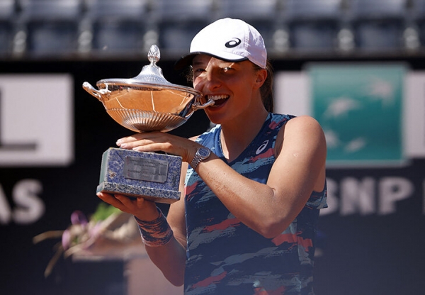 Швентек выносит всех-всех-всех: выиграла 28 матчей и 5 титулов подряд. Доминирует в духе Серены