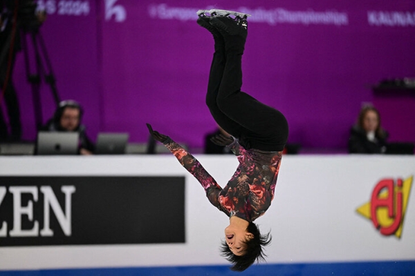 Хулиганство лучшего фигуриста Европы: настолько сильнее всех, что сделал сальто в прокате. А это запрещено!