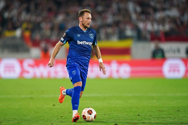 Скандал в Чехии перед матчем года: трех игроков отчислили за алкоголь в ночном клубе. Не пожалели даже защитника «Вест Хэма»