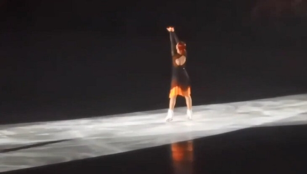 Наши фигуристы дали шоу в Китае: ледяная Щербакова, Трусова с огнем, Загитова с рукавами