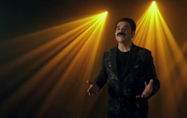 Зибров перевел свою культовую песню на украинский