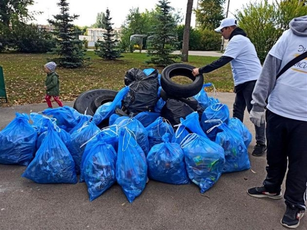 Волонтеры Куйбышевского НПЗ провели экологический забег в самарском парке нефтяников