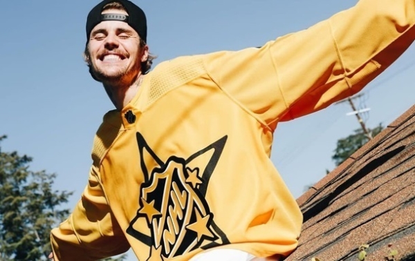 Джастин Бибер выпустил новый альбом Swag