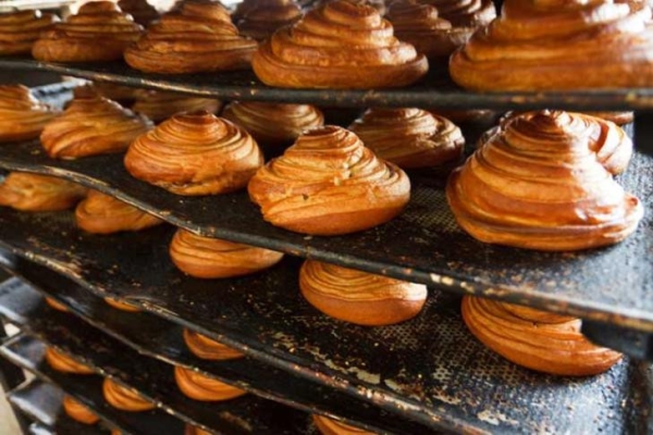 Андрей Травников посетовал на нехватку булочек на избирательных участках в Новосибирске