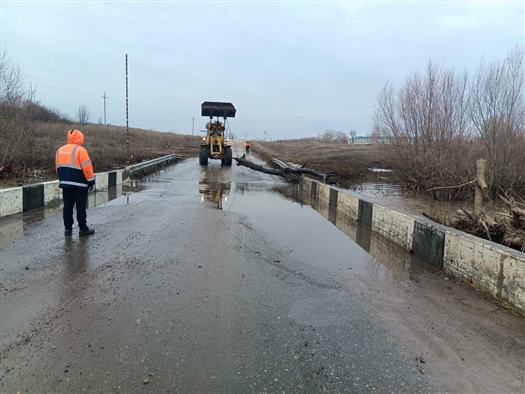 В Пестравском районе мост, закрытый на время паводка, открыт для движения
