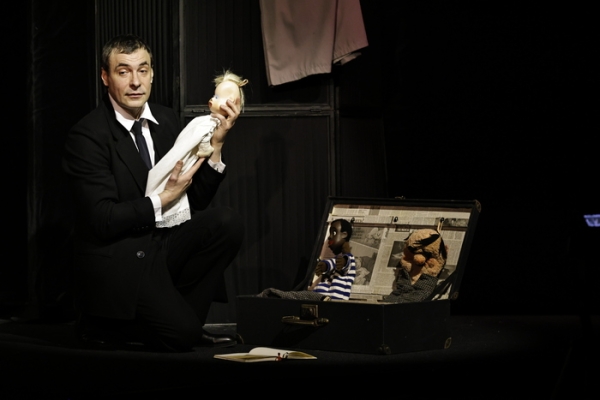 Игру Евгения Цыганова в спектакле «Я – Сергей Образцов» назвали «реинкарнацией»