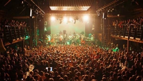 &laquo;Раньше на сцену попадали не по блату&raquo;: кого везут на гастроли в Омск