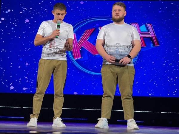 «У вас шелест круглый год»: в Омске прошел грандиозный фестиваль КВН