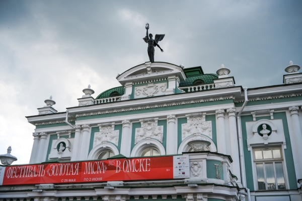 В Омске показали «Волки и овцы» Островского с настроением Петра Фоменко