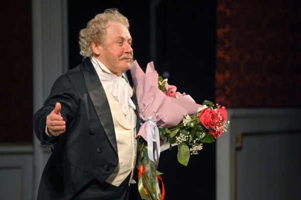 Валерия Алексеева с юбилеем поздравили Хоценко, Шелест и Калягин