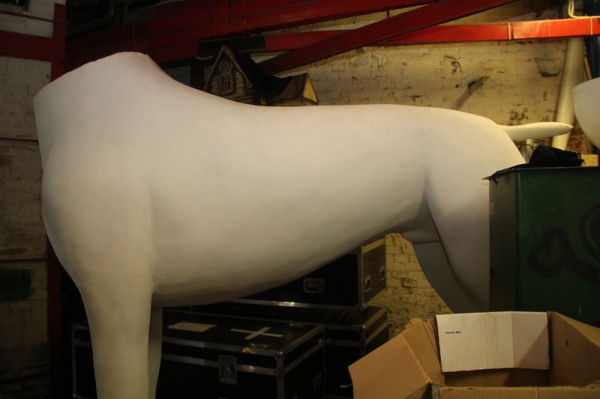 Закулисье Омской драмы: трюм сцены, актерские приметы и кирпич Достоевского