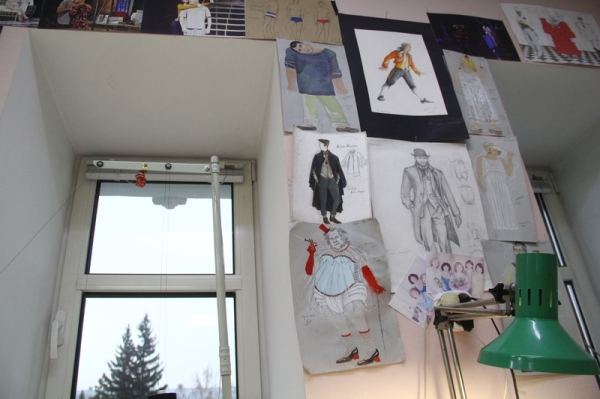 Закулисье Омской драмы: трюм сцены, актерские приметы и кирпич Достоевского