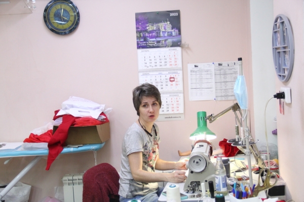 Закулисье Омской драмы: трюм сцены, актерские приметы и кирпич Достоевского